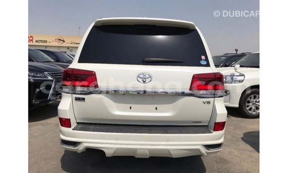 Buy Import Toyota Land Cruiser White Car in Import - Dubai in Ashanti Buy Import Toyota Land Cruiser White Car in Import - Dubai in Ashanti