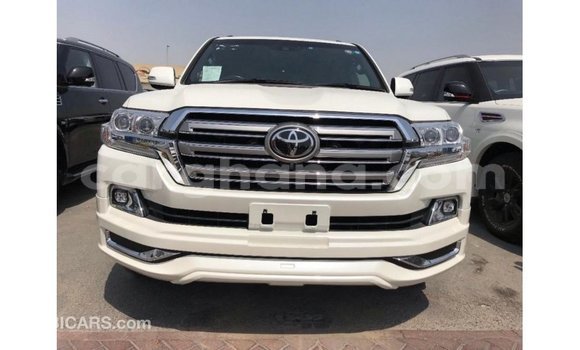 Buy Import Toyota Land Cruiser White Car in Import - Dubai in Ashanti Buy Import Toyota Land Cruiser White Car in Import - Dubai in Ashanti