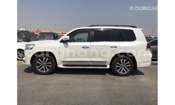 Buy Import Toyota Land Cruiser White Car in Import - Dubai in Ashanti Buy Import Toyota Land Cruiser White Car in Import - Dubai in Ashanti