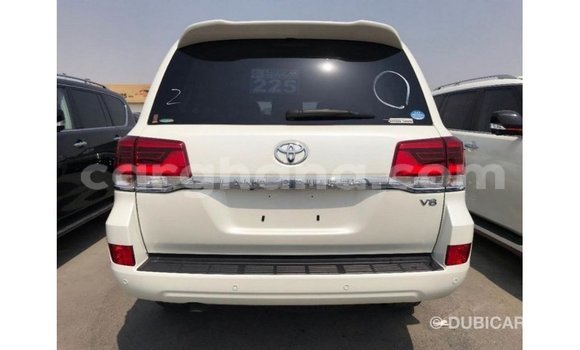 Ra Imported Toyota Land Cruiser funfun Ọkọ̀ in Import - Dubai ni Ashanti Ra Imported Toyota Land Cruiser funfun Ọkọ̀ in Import - Dubai ni Ashanti
