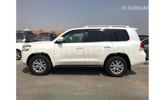 Ra Imported Toyota Land Cruiser funfun Ọkọ̀ in Import - Dubai ni Ashanti Ra Imported Toyota Land Cruiser funfun Ọkọ̀ in Import - Dubai ni Ashanti