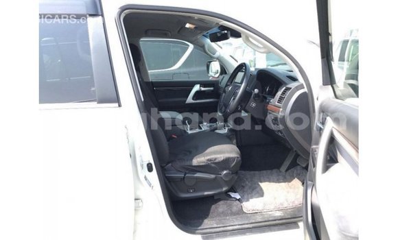 Ra Imported Toyota Land Cruiser funfun Ọkọ̀ in Import - Dubai ni Ashanti Ra Imported Toyota Land Cruiser funfun Ọkọ̀ in Import - Dubai ni Ashanti