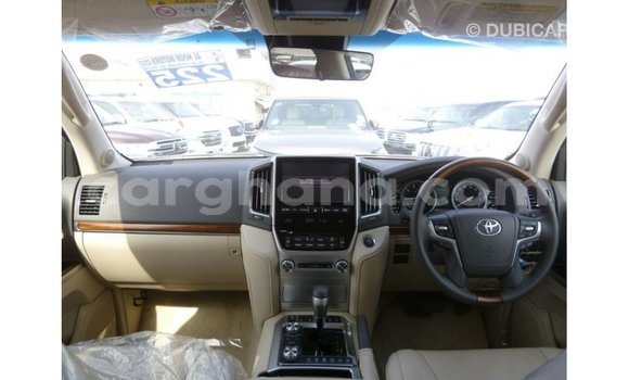 Buy Import Toyota Land Cruiser White Car in Import - Dubai in Ashanti Buy Import Toyota Land Cruiser White Car in Import - Dubai in Ashanti