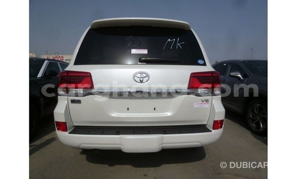 Buy Import Toyota Land Cruiser White Car in Import - Dubai in Ashanti Buy Import Toyota Land Cruiser White Car in Import - Dubai in Ashanti