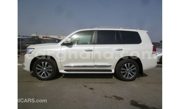 Buy Import Toyota Land Cruiser White Car in Import - Dubai in Ashanti Buy Import Toyota Land Cruiser White Car in Import - Dubai in Ashanti