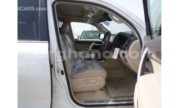 Buy Import Toyota Land Cruiser White Car in Import - Dubai in Ashanti Buy Import Toyota Land Cruiser White Car in Import - Dubai in Ashanti