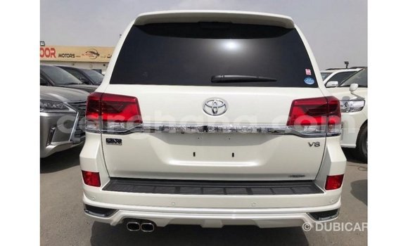 Buy Import Toyota Land Cruiser White Car in Import - Dubai in Ashanti Buy Import Toyota Land Cruiser White Car in Import - Dubai in Ashanti
