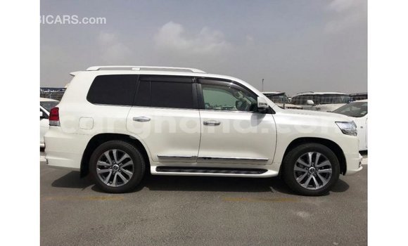 Buy Import Toyota Land Cruiser White Car in Import - Dubai in Ashanti Buy Import Toyota Land Cruiser White Car in Import - Dubai in Ashanti