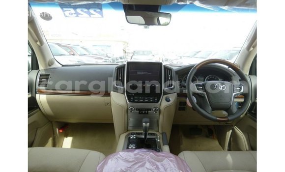 Buy Import Toyota Land Cruiser White Car in Import - Dubai in Ashanti Buy Import Toyota Land Cruiser White Car in Import - Dubai in Ashanti
