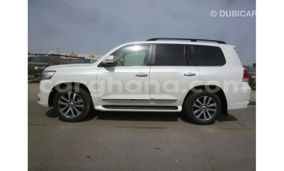 Buy Import Toyota Land Cruiser White Car in Import - Dubai in Ashanti Buy Import Toyota Land Cruiser White Car in Import - Dubai in Ashanti
