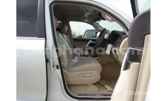 Buy Import Toyota Land Cruiser White Car in Import - Dubai in Ashanti Buy Import Toyota Land Cruiser White Car in Import - Dubai in Ashanti