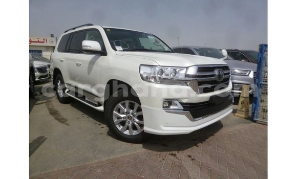 Buy Import Toyota Land Cruiser White Car in Import - Dubai in Ashanti Buy Import Toyota Land Cruiser White Car in Import - Dubai in Ashanti