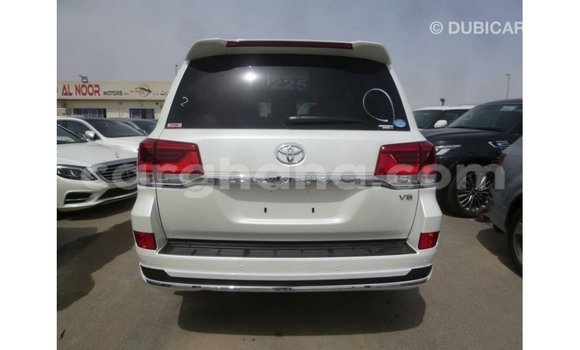 Buy Import Toyota Land Cruiser White Car in Import - Dubai in Ashanti Buy Import Toyota Land Cruiser White Car in Import - Dubai in Ashanti