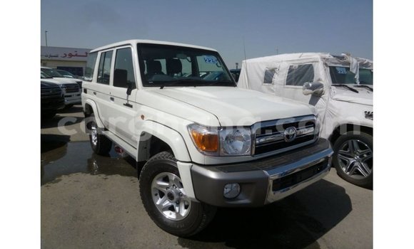 Buy Import Toyota Land Cruiser White Car in Import - Dubai in Ashanti Buy Import Toyota Land Cruiser White Car in Import - Dubai in Ashanti
