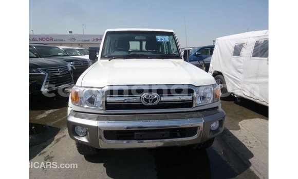 Buy Import Toyota Land Cruiser White Car in Import - Dubai in Ashanti Buy Import Toyota Land Cruiser White Car in Import - Dubai in Ashanti
