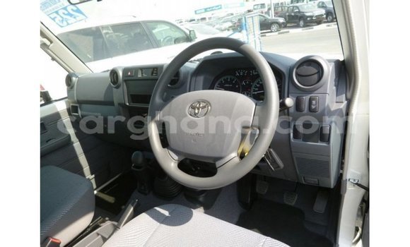 Buy Import Toyota Land Cruiser White Car in Import - Dubai in Ashanti Buy Import Toyota Land Cruiser White Car in Import - Dubai in Ashanti