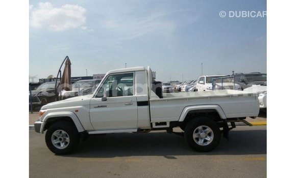 Buy Import Toyota Land Cruiser White Car in Import - Dubai in Ashanti Buy Import Toyota Land Cruiser White Car in Import - Dubai in Ashanti