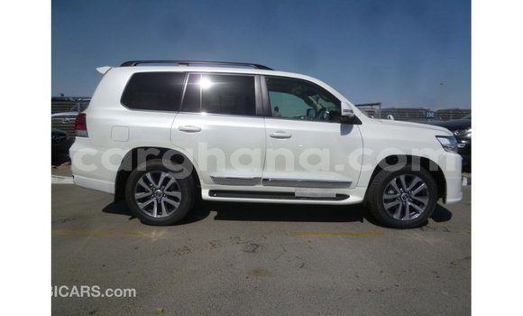 Buy Import Toyota Land Cruiser White Car in Import - Dubai in Ashanti Buy Import Toyota Land Cruiser White Car in Import - Dubai in Ashanti
