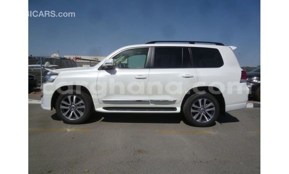 Buy Import Toyota Land Cruiser White Car in Import - Dubai in Ashanti Buy Import Toyota Land Cruiser White Car in Import - Dubai in Ashanti