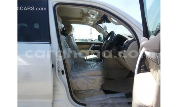 Buy Import Toyota Land Cruiser White Car in Import - Dubai in Ashanti Buy Import Toyota Land Cruiser White Car in Import - Dubai in Ashanti
