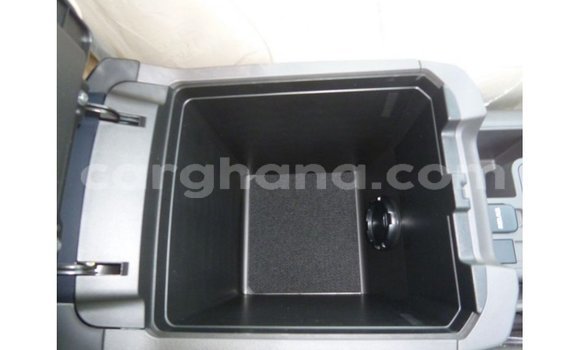 Sayi Imported Toyota Prado White Mota in Import - Dubai a Ashanti Sayi Imported Toyota Prado White Mota in Import - Dubai a Ashanti