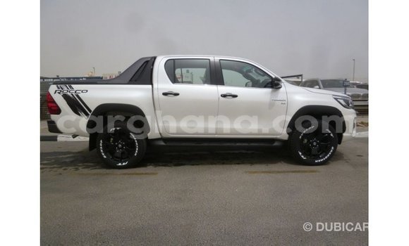 Sayi Imported Toyota Hilux White Mota in Import - Dubai a Ashanti Sayi Imported Toyota Hilux White Mota in Import - Dubai a Ashanti