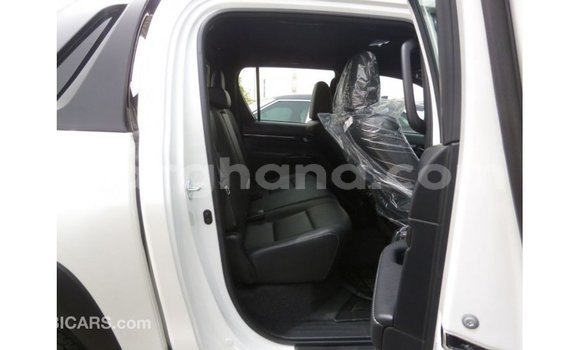 Sayi Imported Toyota Hilux White Mota in Import - Dubai a Ashanti Sayi Imported Toyota Hilux White Mota in Import - Dubai a Ashanti