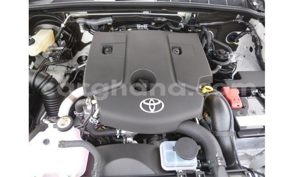Sayi Imported Toyota Hilux White Mota in Import - Dubai a Ashanti Sayi Imported Toyota Hilux White Mota in Import - Dubai a Ashanti