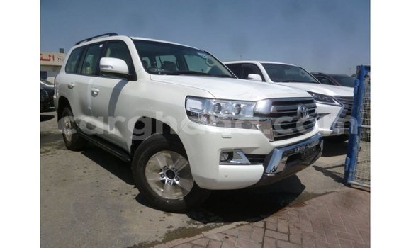 Sayi Imported Toyota Land Cruiser White Mota in Import - Dubai a Ashanti Sayi Imported Toyota Land Cruiser White Mota in Import - Dubai a Ashanti