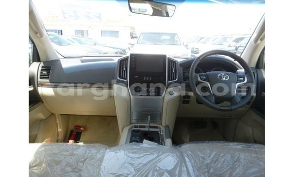 Sayi Imported Toyota Land Cruiser White Mota in Import - Dubai a Ashanti Sayi Imported Toyota Land Cruiser White Mota in Import - Dubai a Ashanti