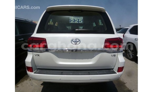 Sayi Imported Toyota Land Cruiser White Mota in Import - Dubai a Ashanti Sayi Imported Toyota Land Cruiser White Mota in Import - Dubai a Ashanti