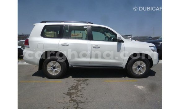 Sayi Imported Toyota Land Cruiser White Mota in Import - Dubai a Ashanti Sayi Imported Toyota Land Cruiser White Mota in Import - Dubai a Ashanti