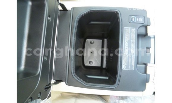 Sayi Imported Toyota Land Cruiser White Mota in Import - Dubai a Ashanti Sayi Imported Toyota Land Cruiser White Mota in Import - Dubai a Ashanti