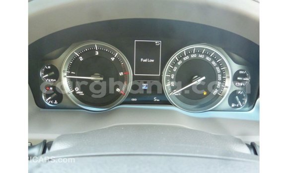 Sayi Imported Toyota Land Cruiser White Mota in Import - Dubai a Ashanti Sayi Imported Toyota Land Cruiser White Mota in Import - Dubai a Ashanti