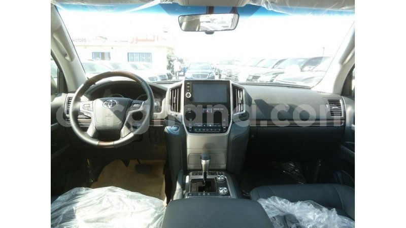 Big with watermark toyota land cruiser ashanti import dubai 21479