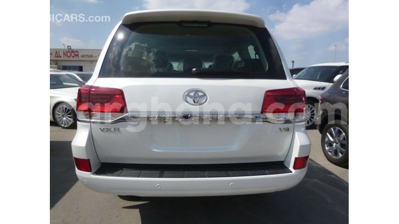 Big with watermark toyota land cruiser ashanti import dubai 21479