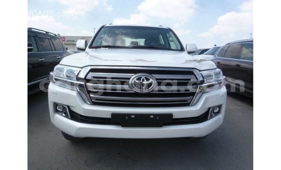 Ra Imported Toyota Land Cruiser funfun Ọkọ̀ in Import - Dubai ni Ashanti Ra Imported Toyota Land Cruiser funfun Ọkọ̀ in Import - Dubai ni Ashanti