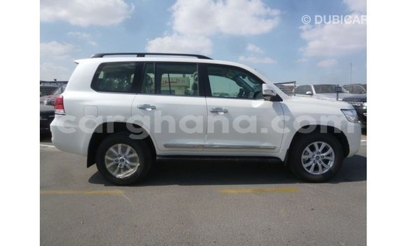 Ra Imported Toyota Land Cruiser funfun Ọkọ̀ in Import - Dubai ni Ashanti Ra Imported Toyota Land Cruiser funfun Ọkọ̀ in Import - Dubai ni Ashanti