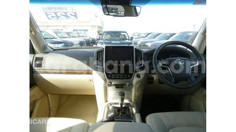 Big with watermark toyota land cruiser ashanti import dubai 21480