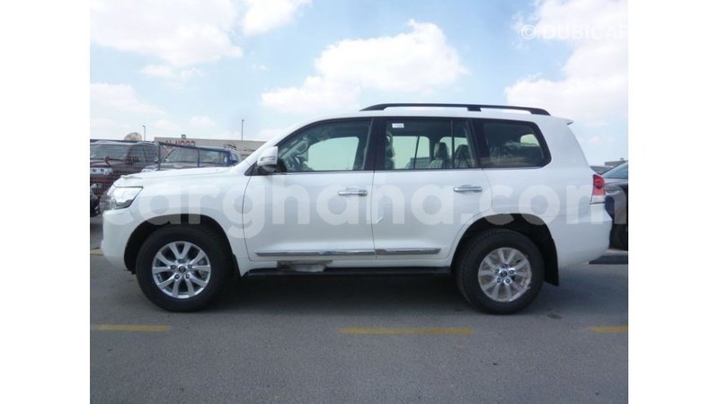 Big with watermark toyota land cruiser ashanti import dubai 21479