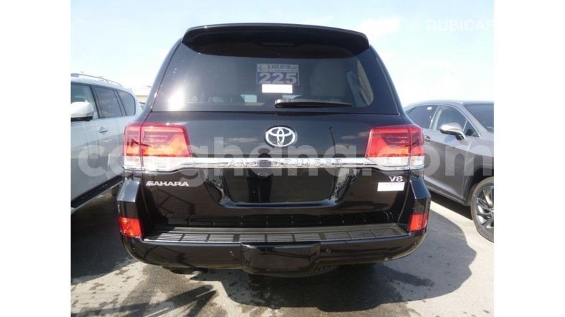 Big with watermark toyota land cruiser ashanti import dubai 21480