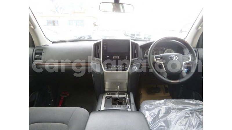 Big with watermark toyota land cruiser ashanti import dubai 21493