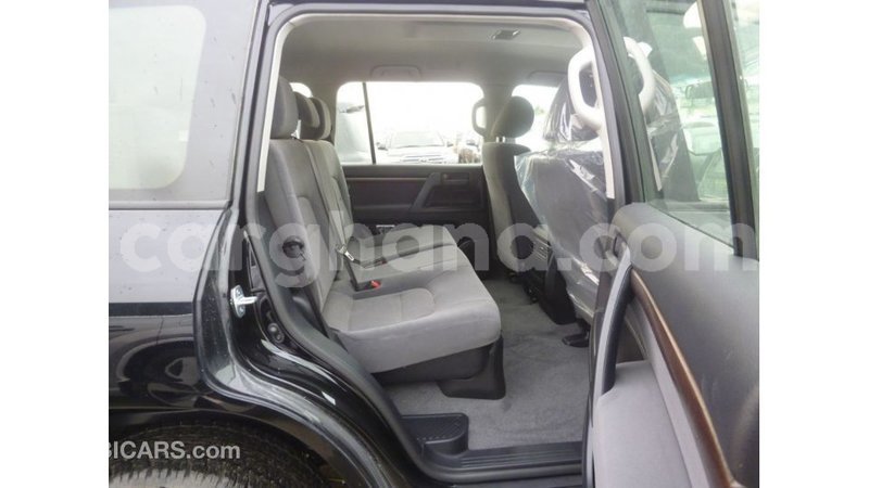 Big with watermark toyota land cruiser ashanti import dubai 21493