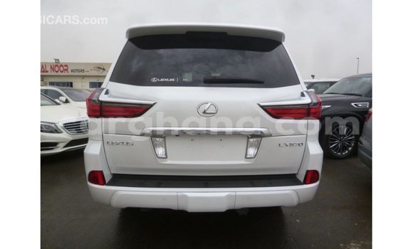 Sayi Imported Lexus LX White Mota in Import - Dubai a Ashanti Sayi Imported Lexus LX White Mota in Import - Dubai a Ashanti