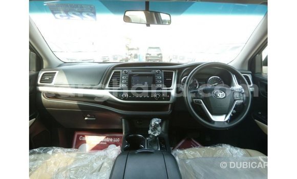 Ra Imported Toyota Kluger funfun Ọkọ̀ in Import - Dubai ni Ashanti Ra Imported Toyota Kluger funfun Ọkọ̀ in Import - Dubai ni Ashanti