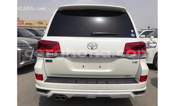 Buy Import Toyota Land Cruiser White Car in Import - Dubai in Ashanti Buy Import Toyota Land Cruiser White Car in Import - Dubai in Ashanti