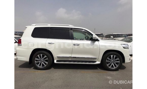 Buy Import Toyota Land Cruiser White Car in Import - Dubai in Ashanti Buy Import Toyota Land Cruiser White Car in Import - Dubai in Ashanti
