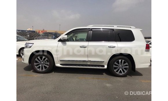 Buy Import Toyota Land Cruiser White Car in Import - Dubai in Ashanti Buy Import Toyota Land Cruiser White Car in Import - Dubai in Ashanti
