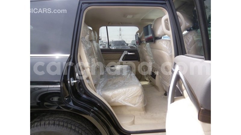 Big with watermark toyota land cruiser ashanti import dubai 21526