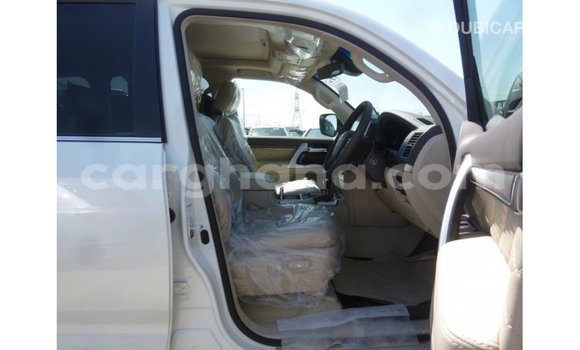 Buy Import Toyota Land Cruiser White Car in Import - Dubai in Ashanti Buy Import Toyota Land Cruiser White Car in Import - Dubai in Ashanti